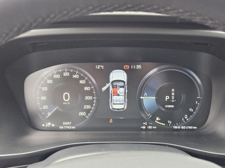 Volvo Xc40 — foto 10 de 18
