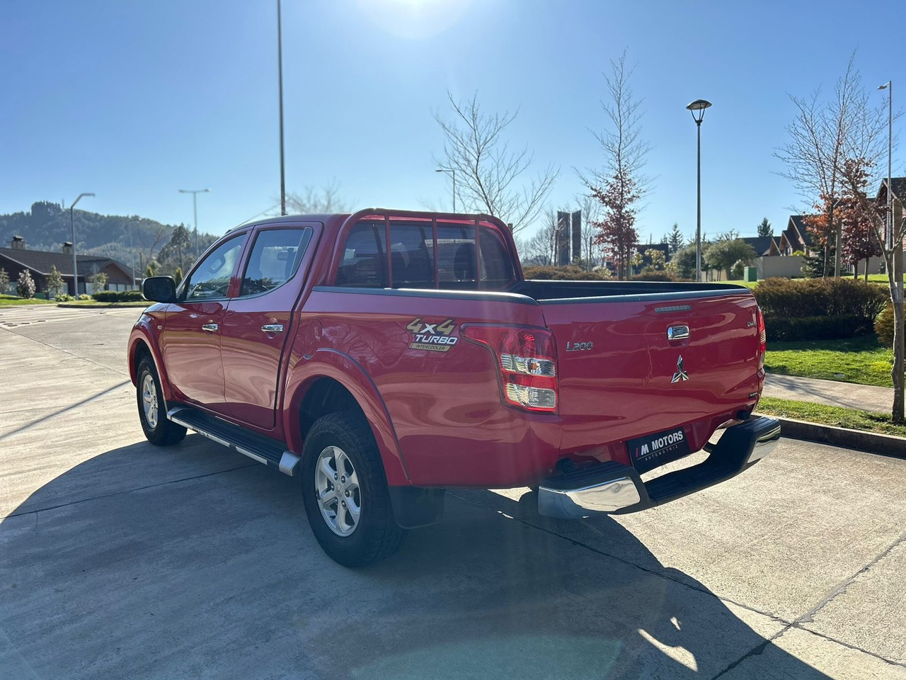 Mitsubishi L200 — foto 6 de 9