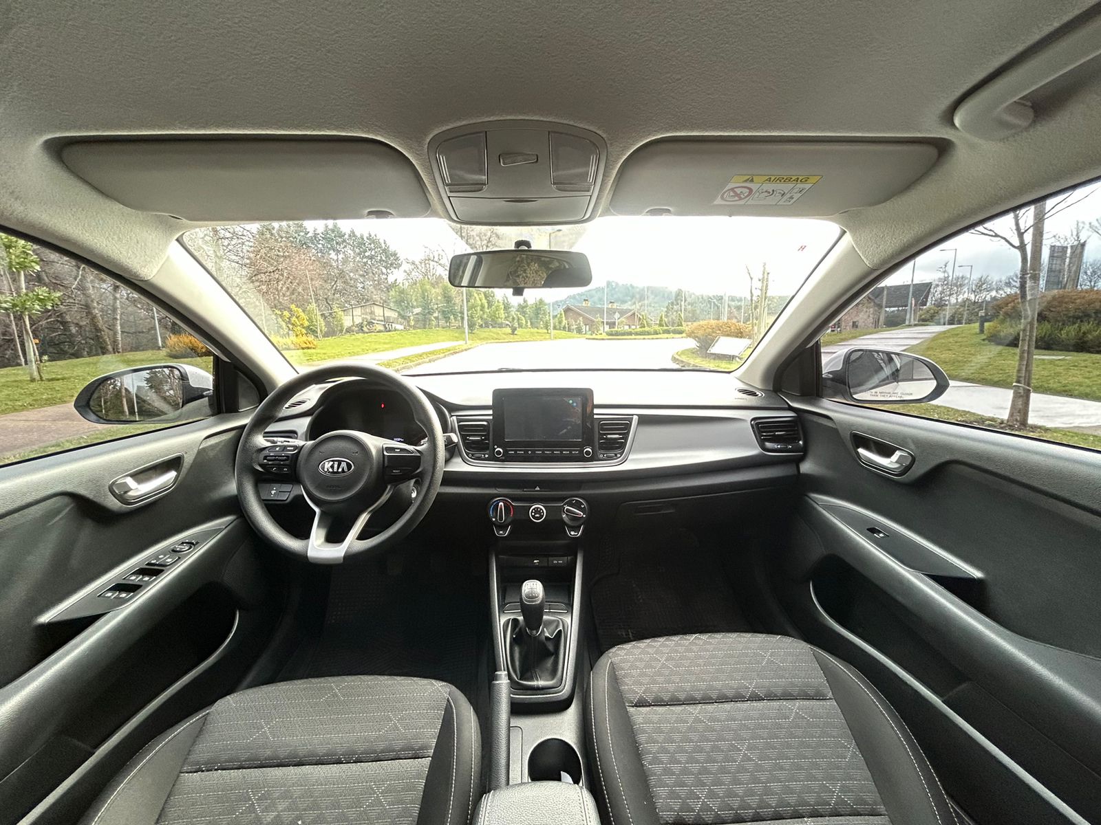 KIA Rio — foto 10 de 10