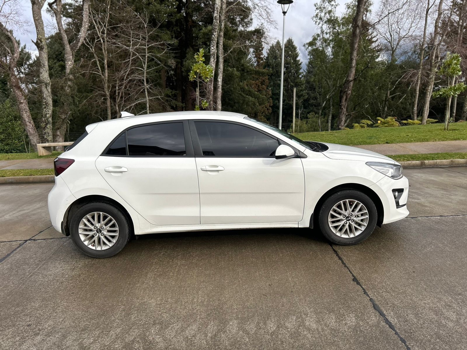 KIA Rio — foto 4 de 10