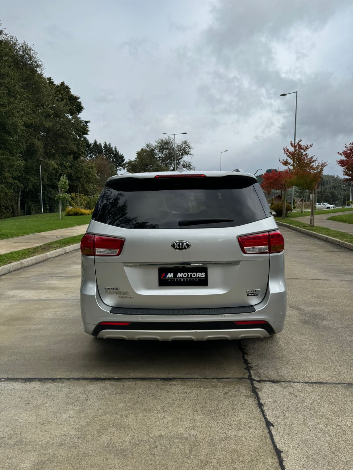 KIA Carnival — foto 8 de 11