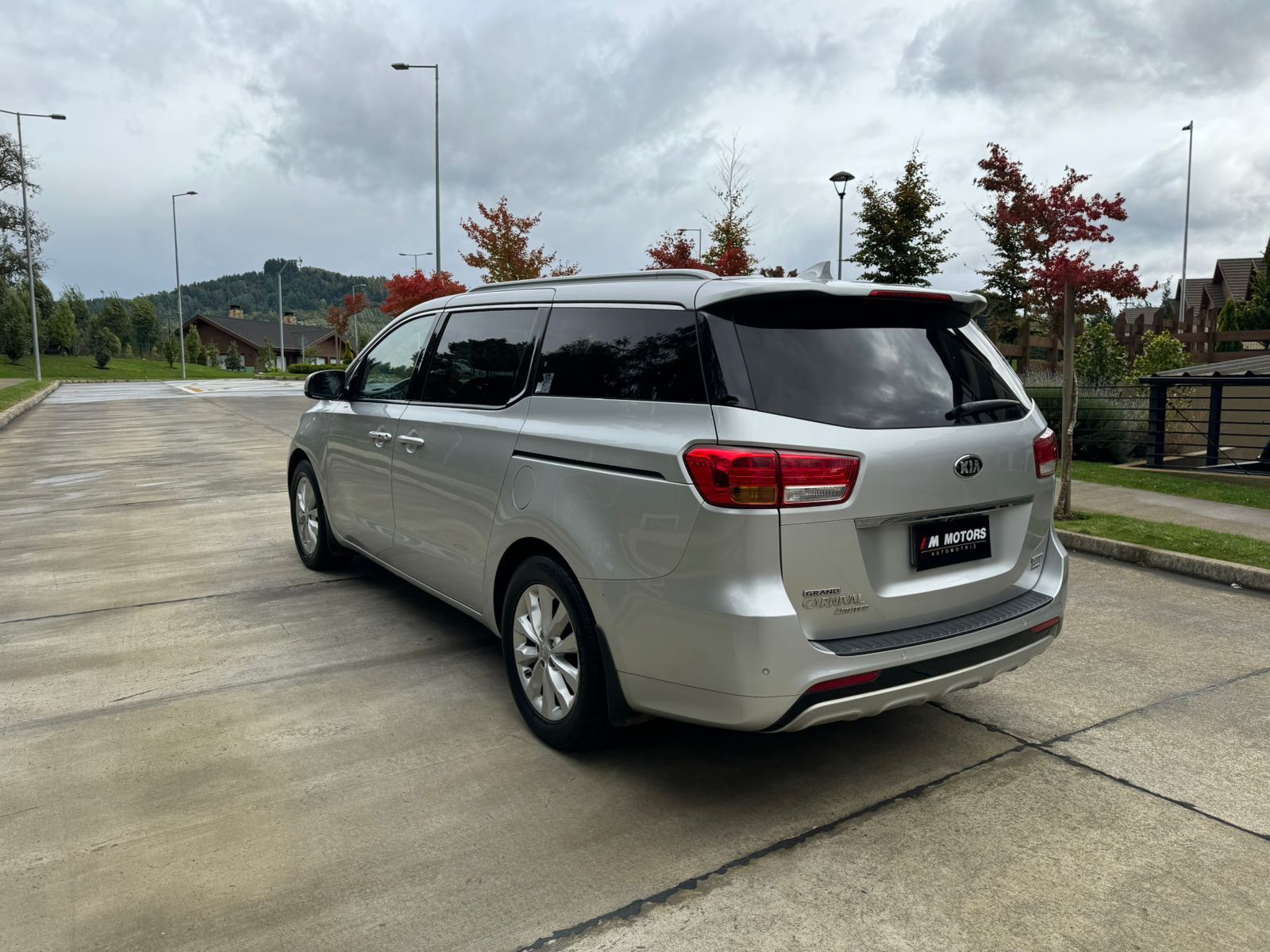 KIA Carnival — foto 7 de 11