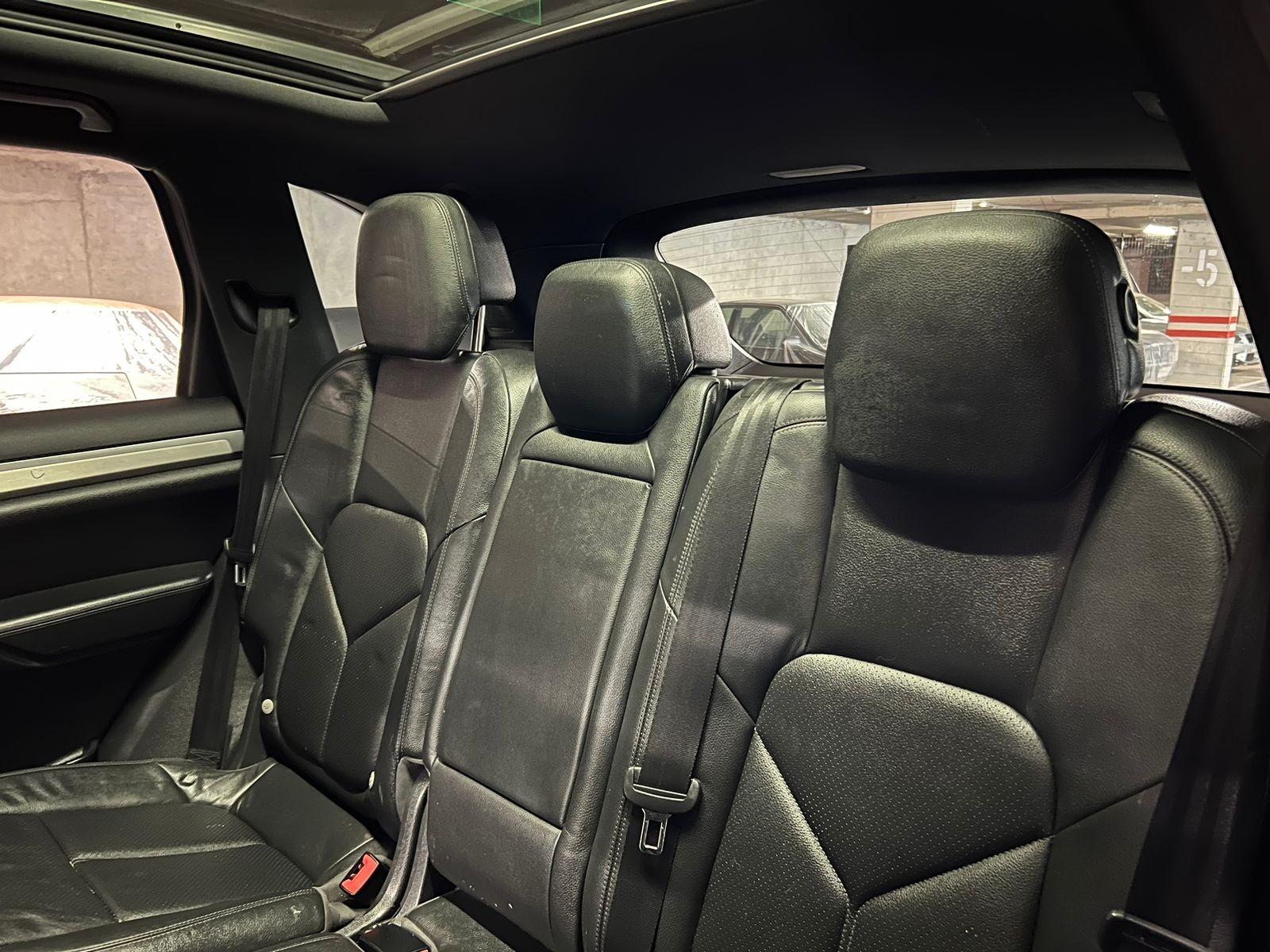 Porsche Cayenne — foto 5 de 14