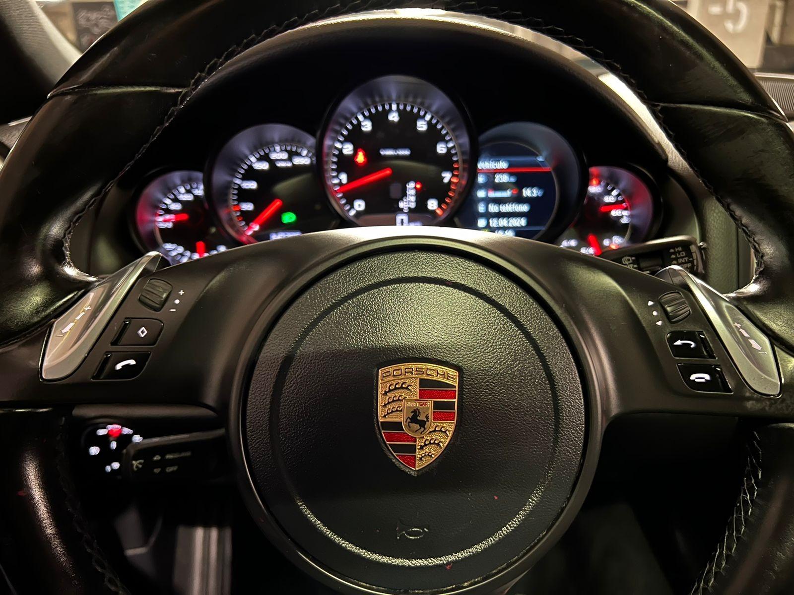 Porsche Cayenne — foto 8 de 14