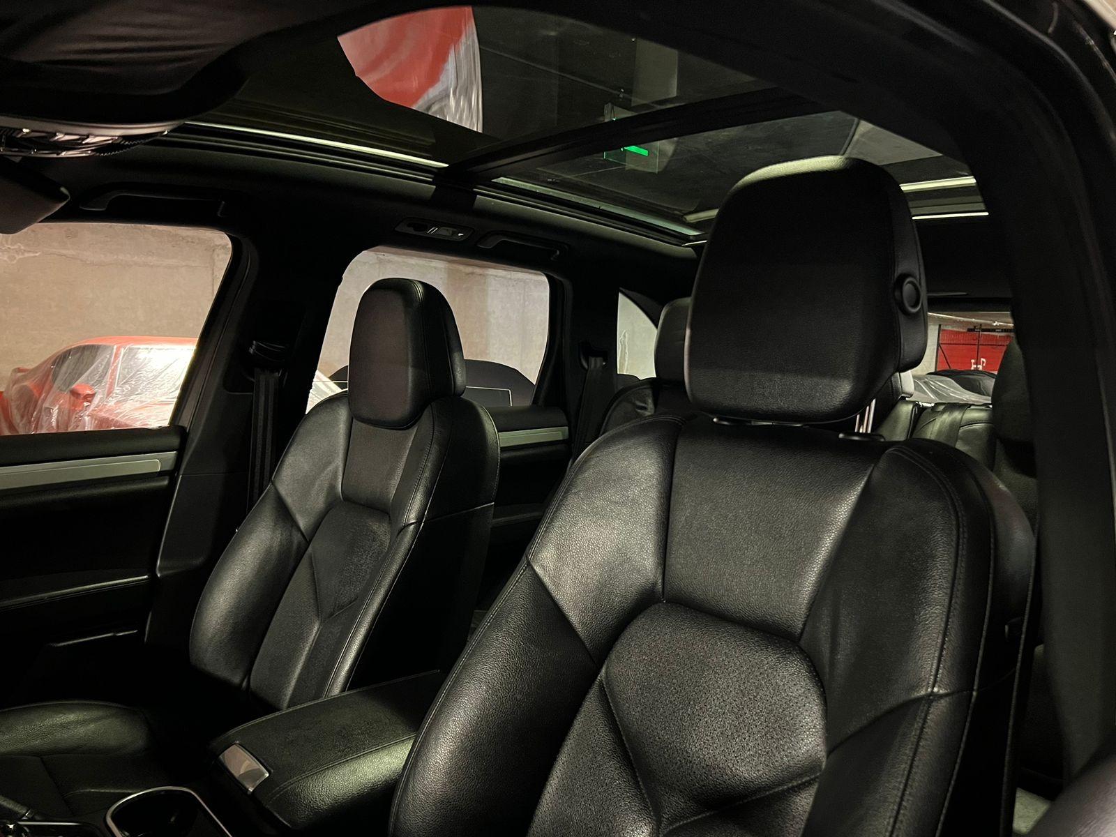 Porsche Cayenne — foto 6 de 14