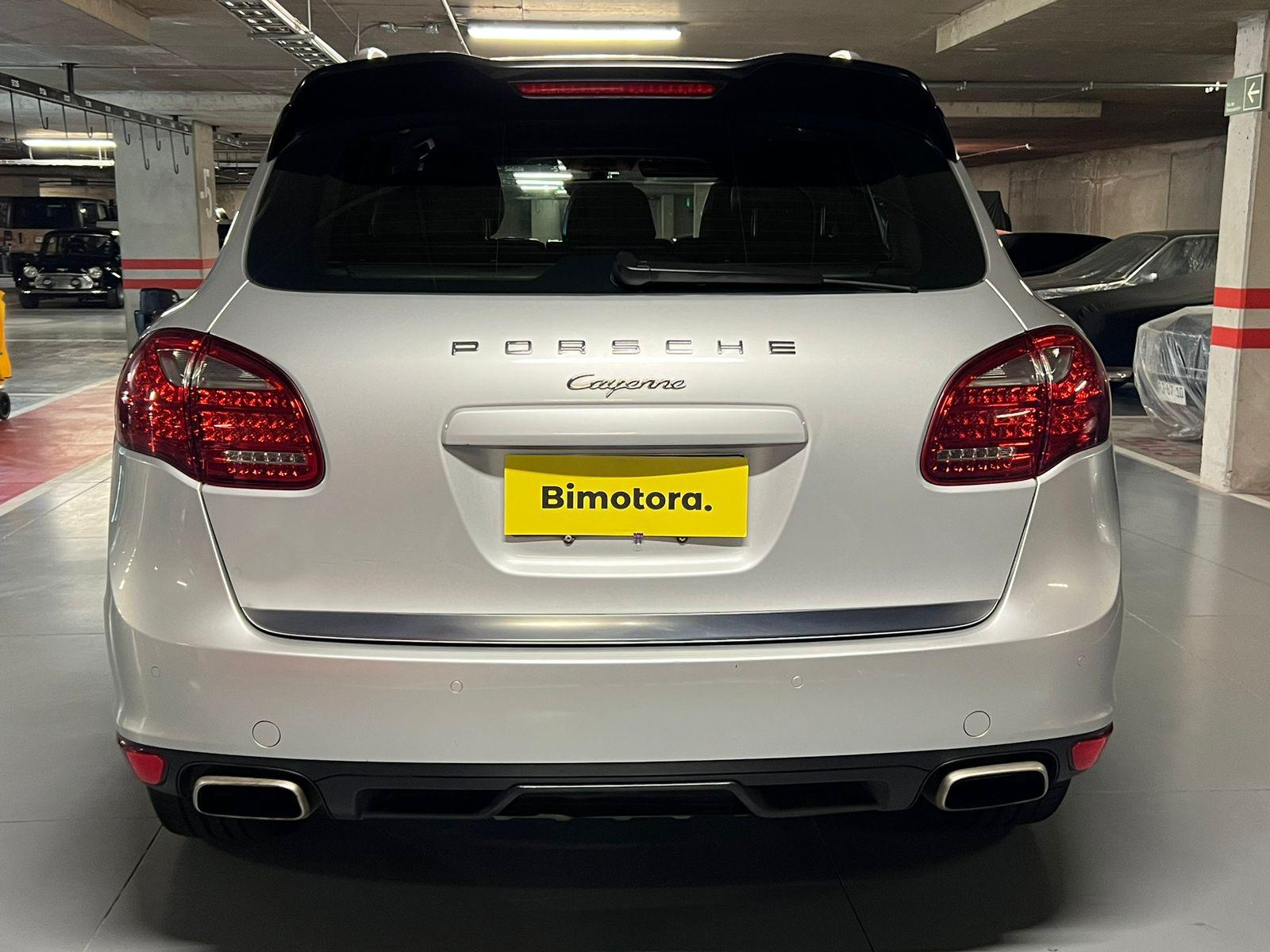 Porsche Cayenne — foto 13 de 14