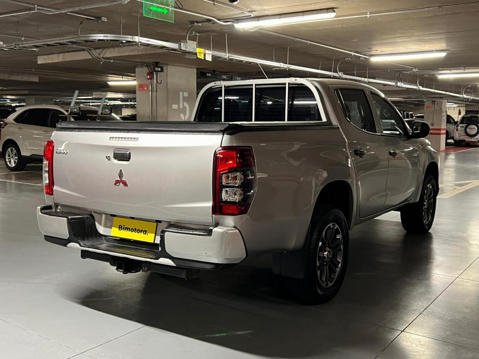 Mitsubishi L200 — foto 10 de 11