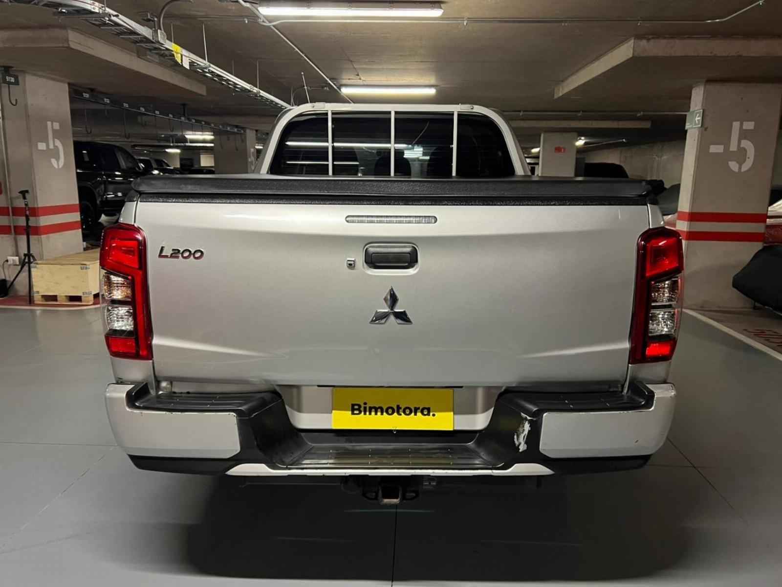 Mitsubishi L200 — foto 11 de 11