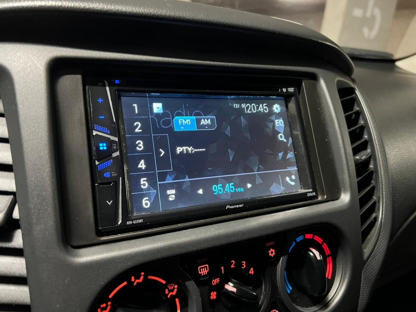 Mitsubishi L200 — foto 5 de 11