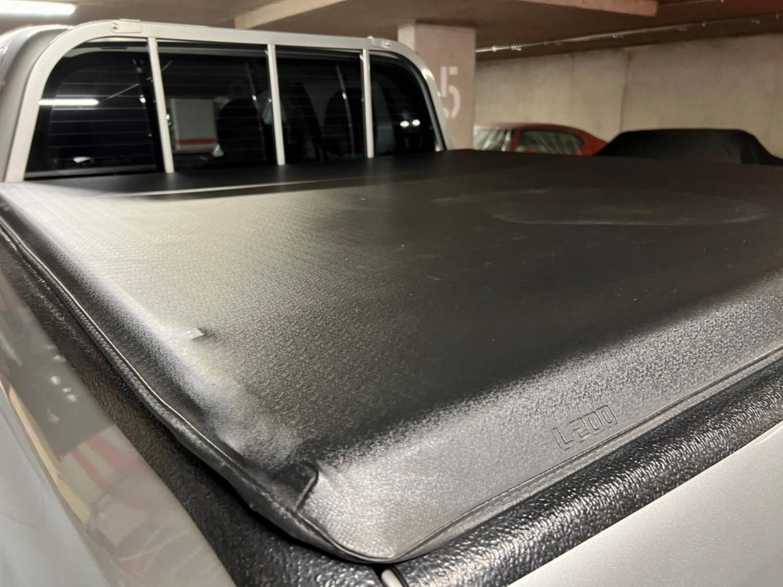 Mitsubishi L200 — foto 8 de 11