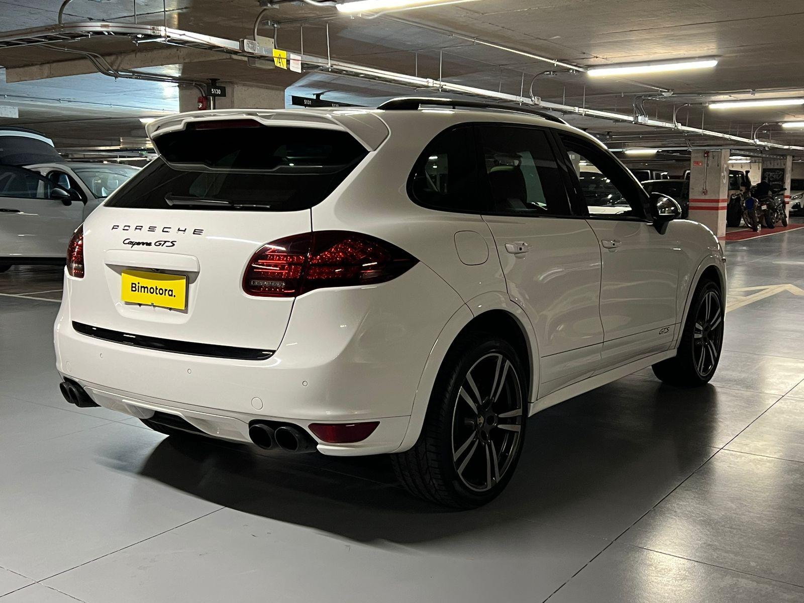 Porsche Cayenne — foto 17 de 19