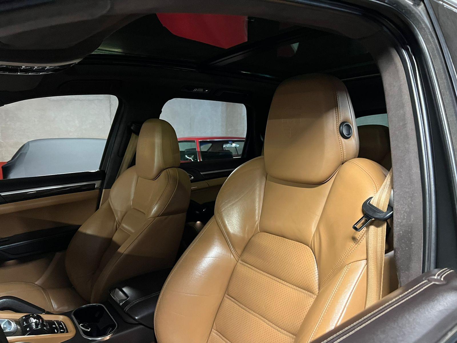 Porsche Cayenne — foto 6 de 19