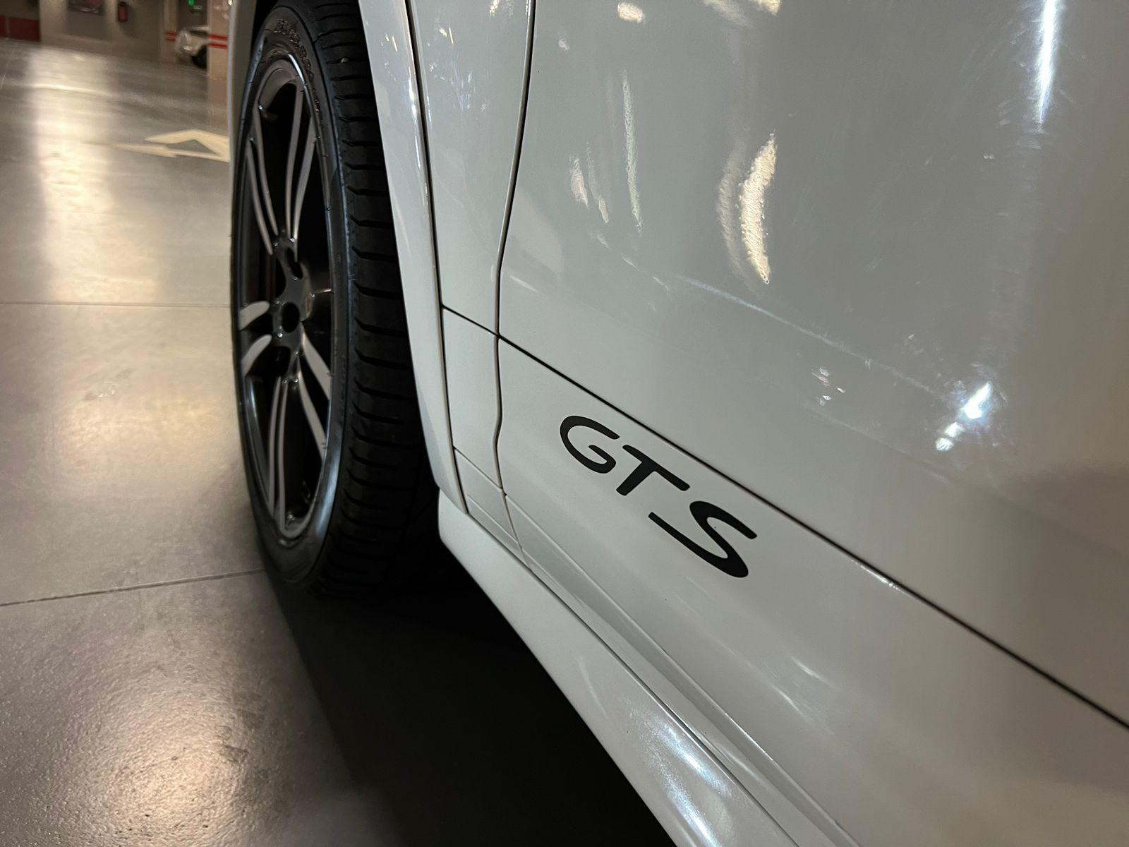 Porsche Cayenne — foto 14 de 19
