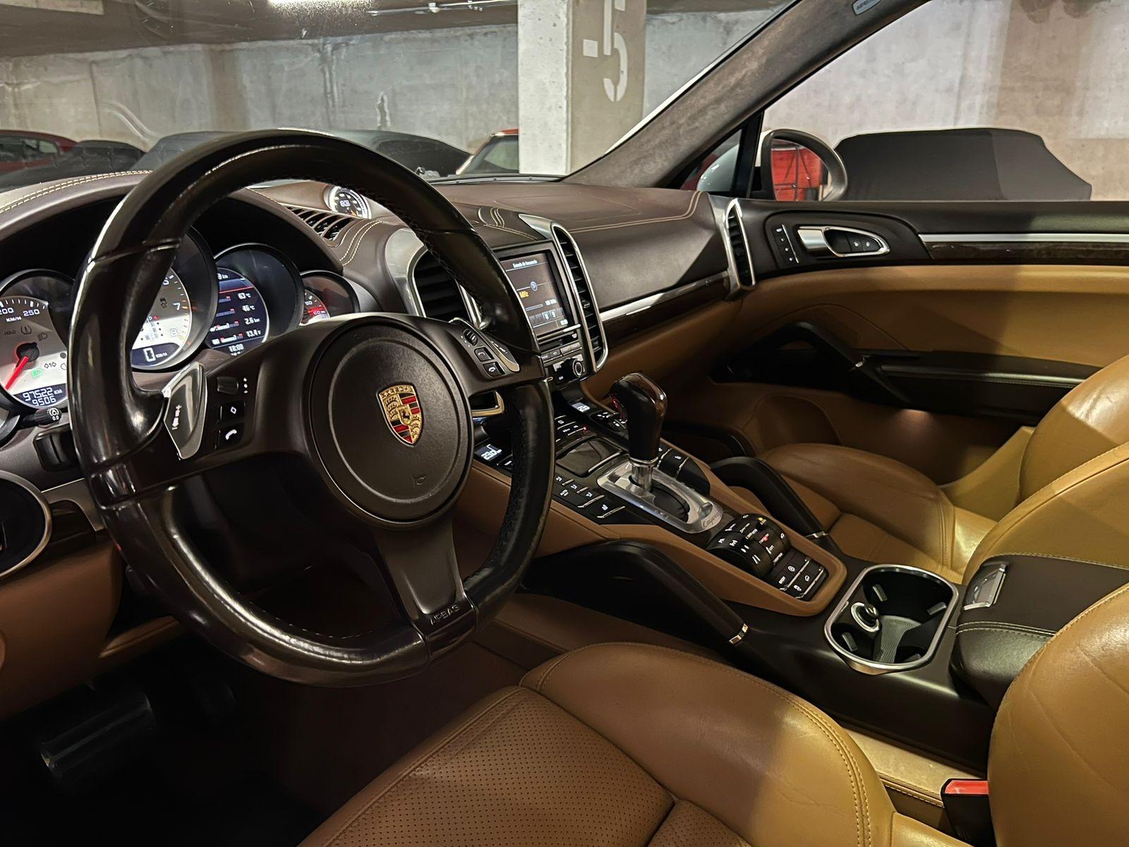 Porsche Cayenne — foto 12 de 19