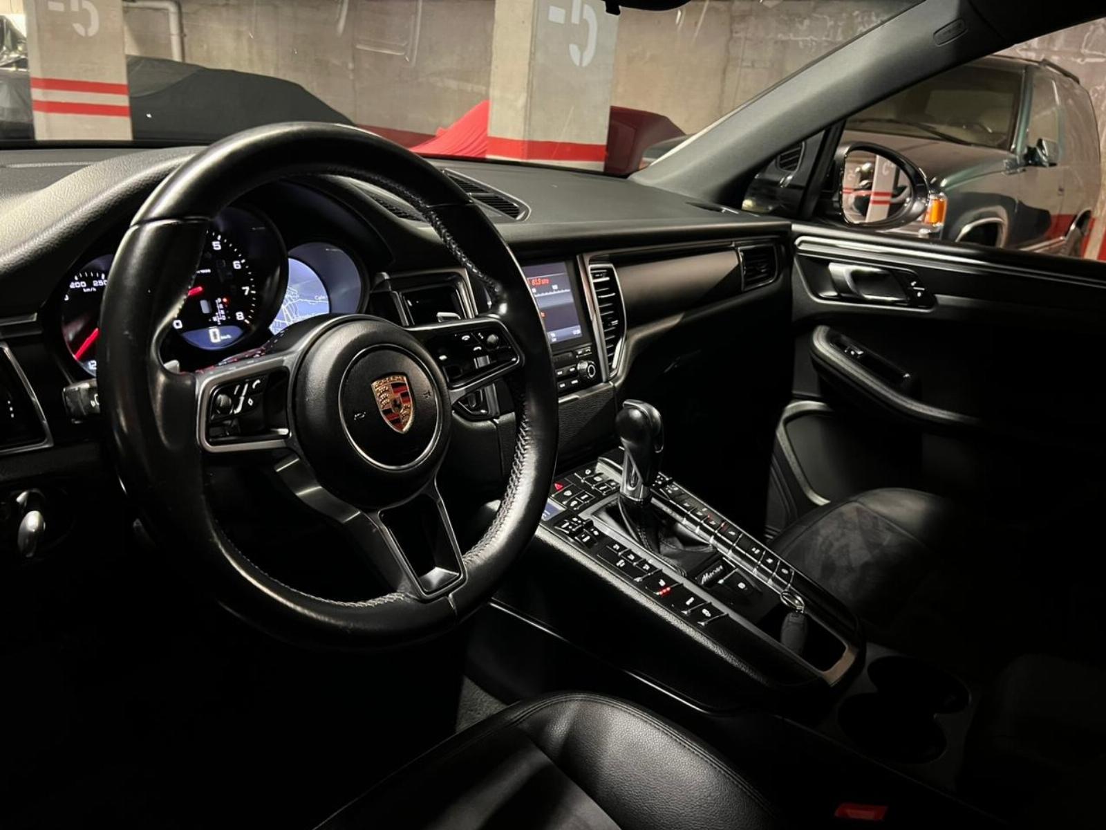 Porsche Macan — foto 12 de 15