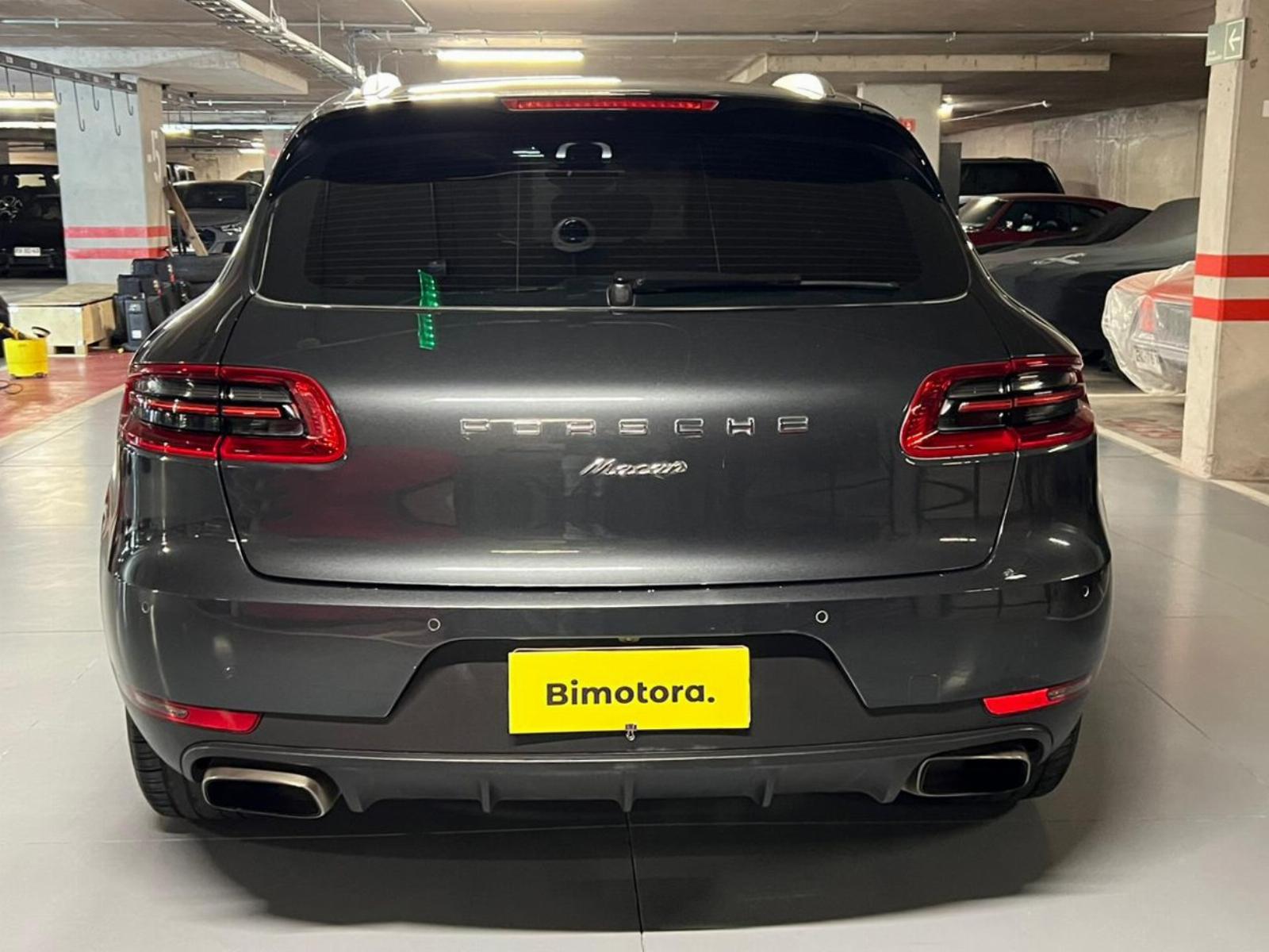 Porsche Macan — foto 14 de 15