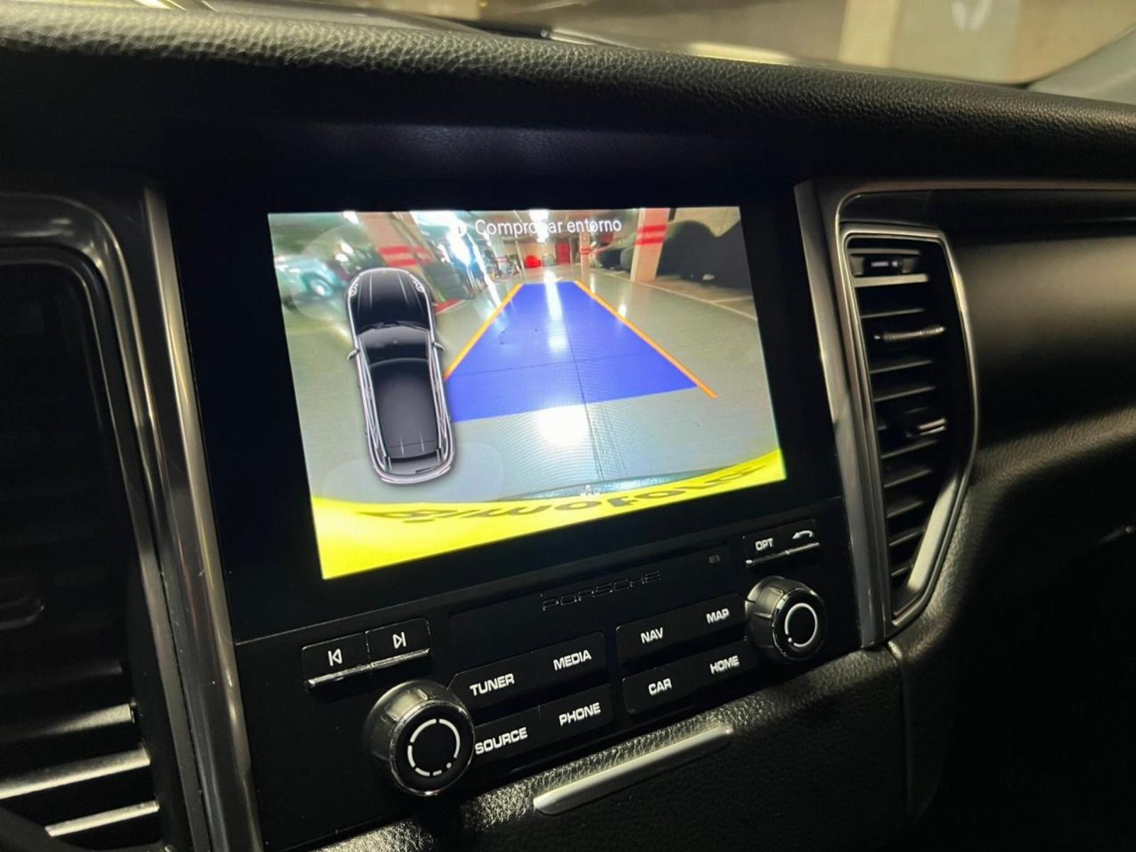 Porsche Macan — foto 9 de 15