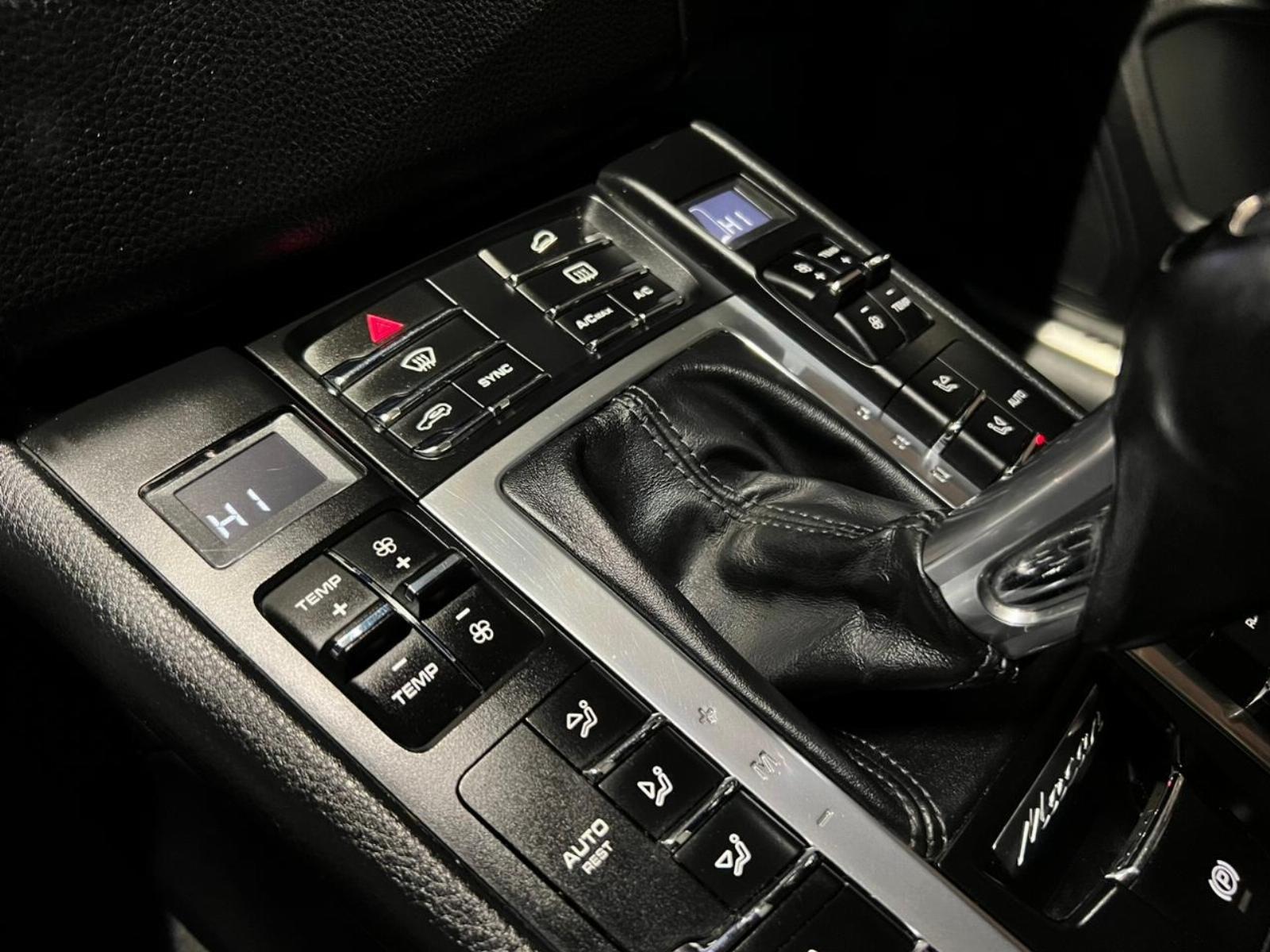 Porsche Macan — foto 8 de 15