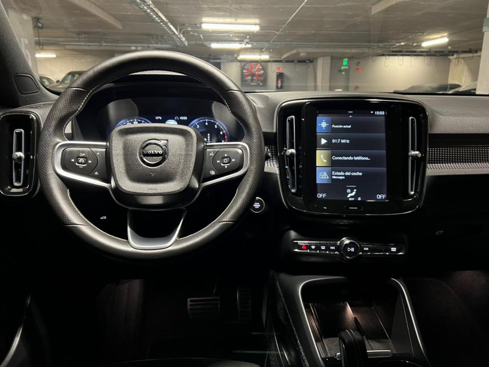 Volvo Xc40 — foto 7 de 13
