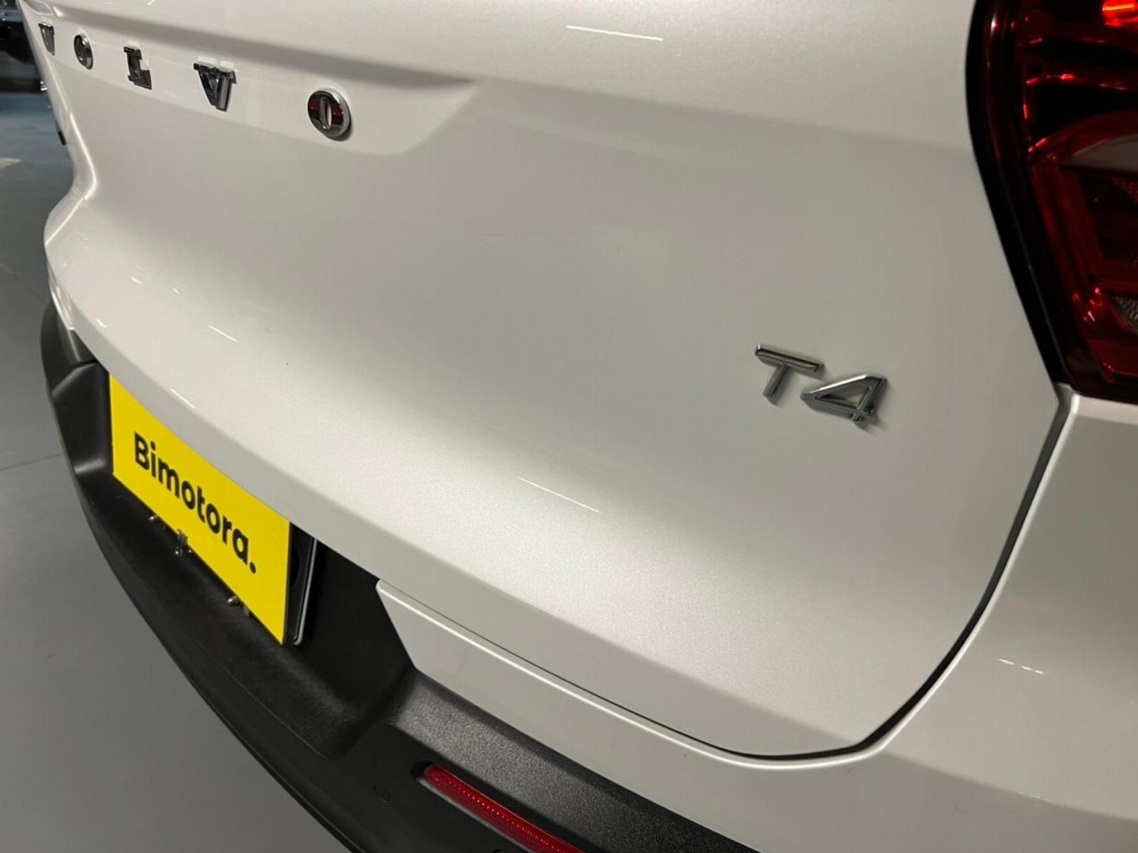 Volvo Xc40 — foto 10 de 13