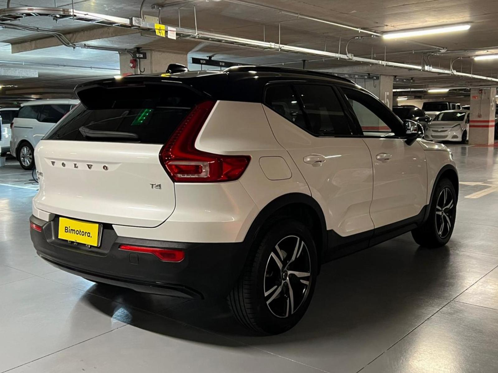 Volvo Xc40 — foto 11 de 13
