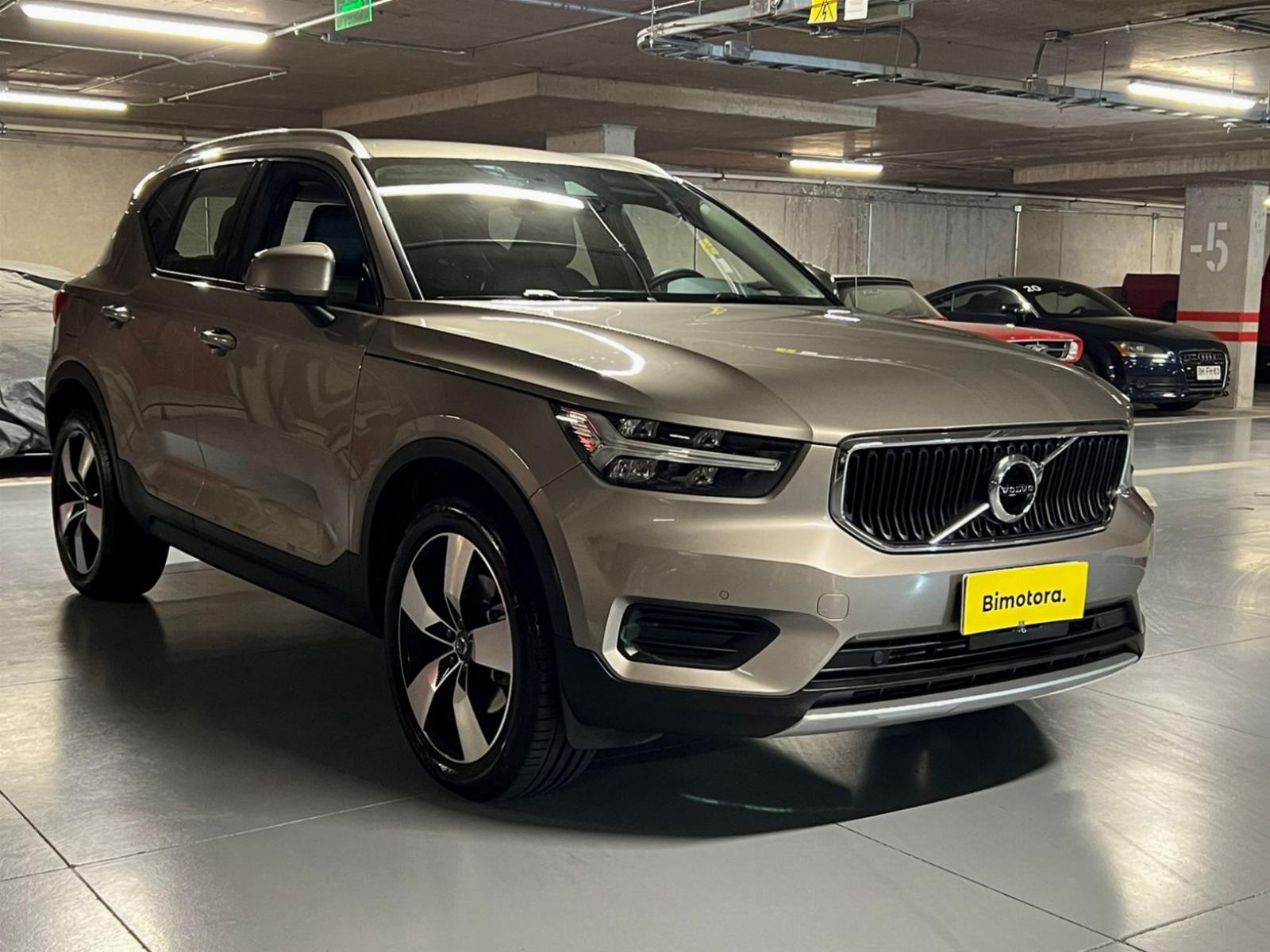 Volvo Xc40 — foto 2 de 18