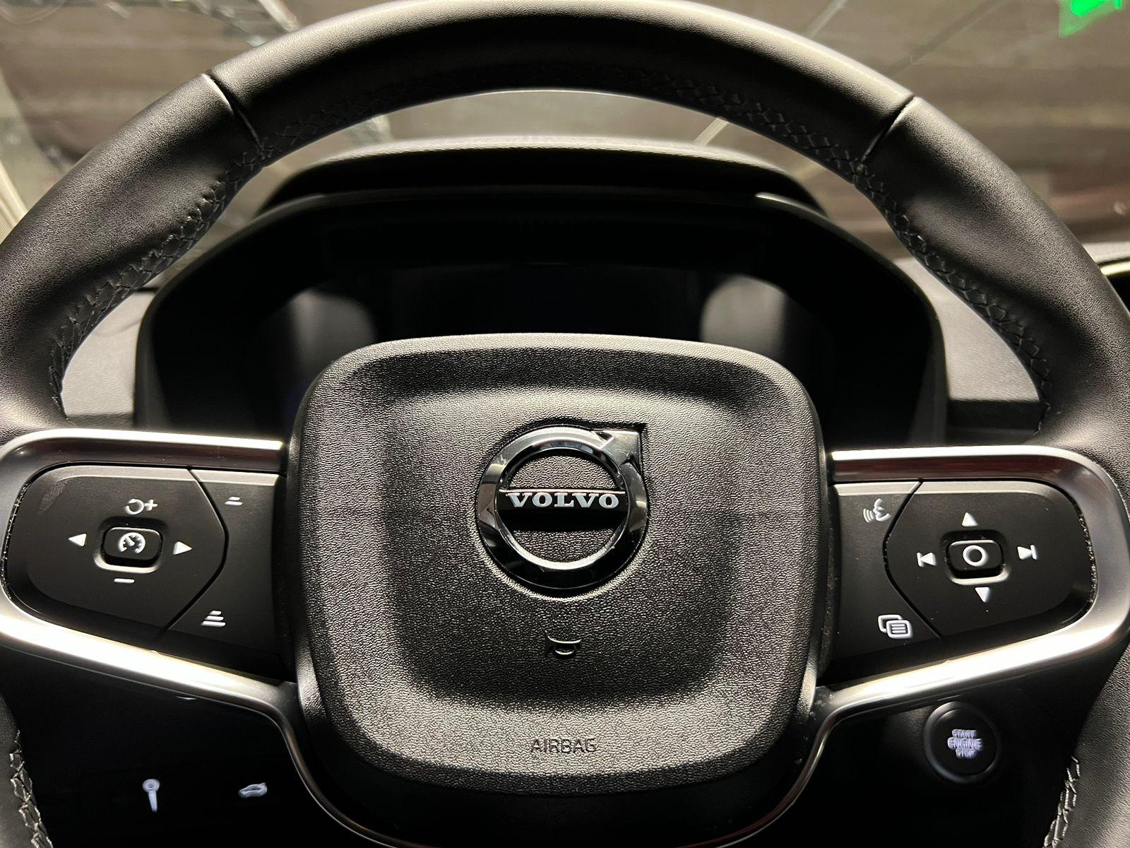 Volvo Xc40 — foto 12 de 18