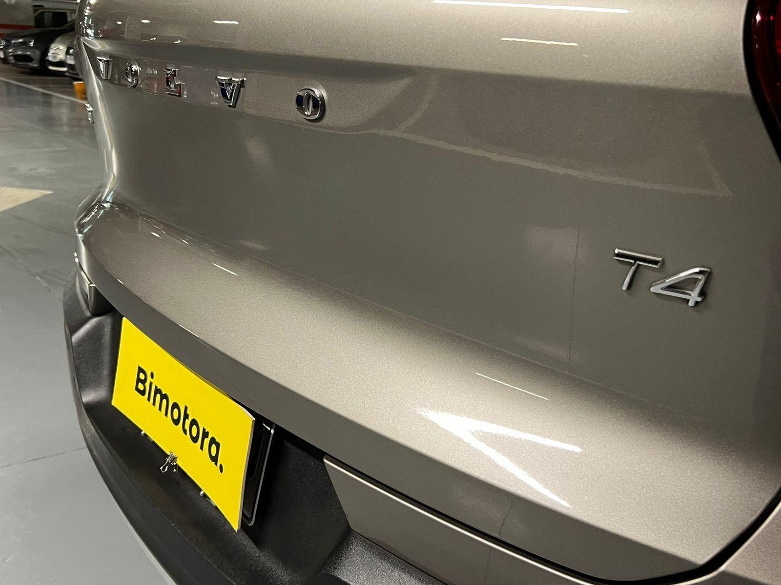 Volvo Xc40 — foto 15 de 18