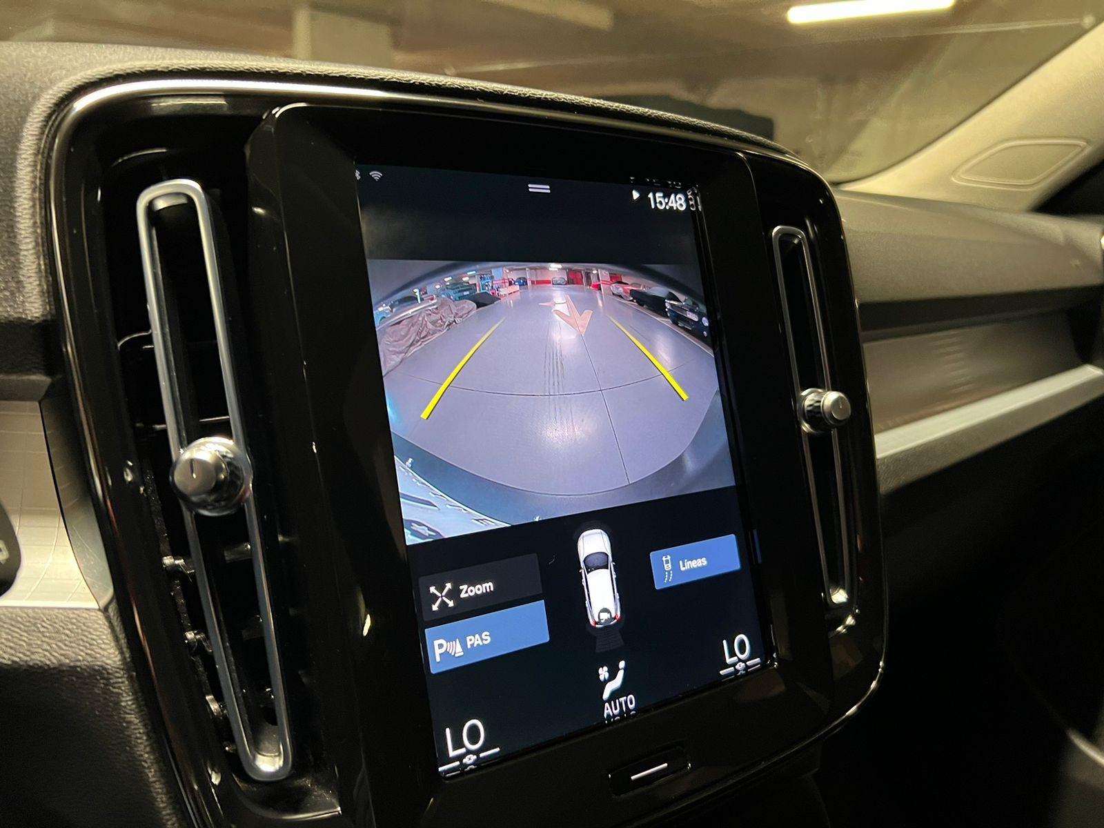 Volvo Xc40 — foto 9 de 18
