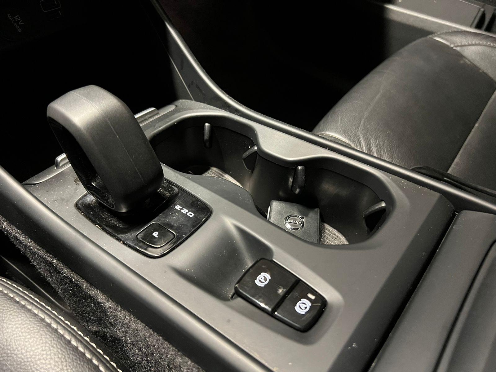 Volvo Xc40 — foto 7 de 16