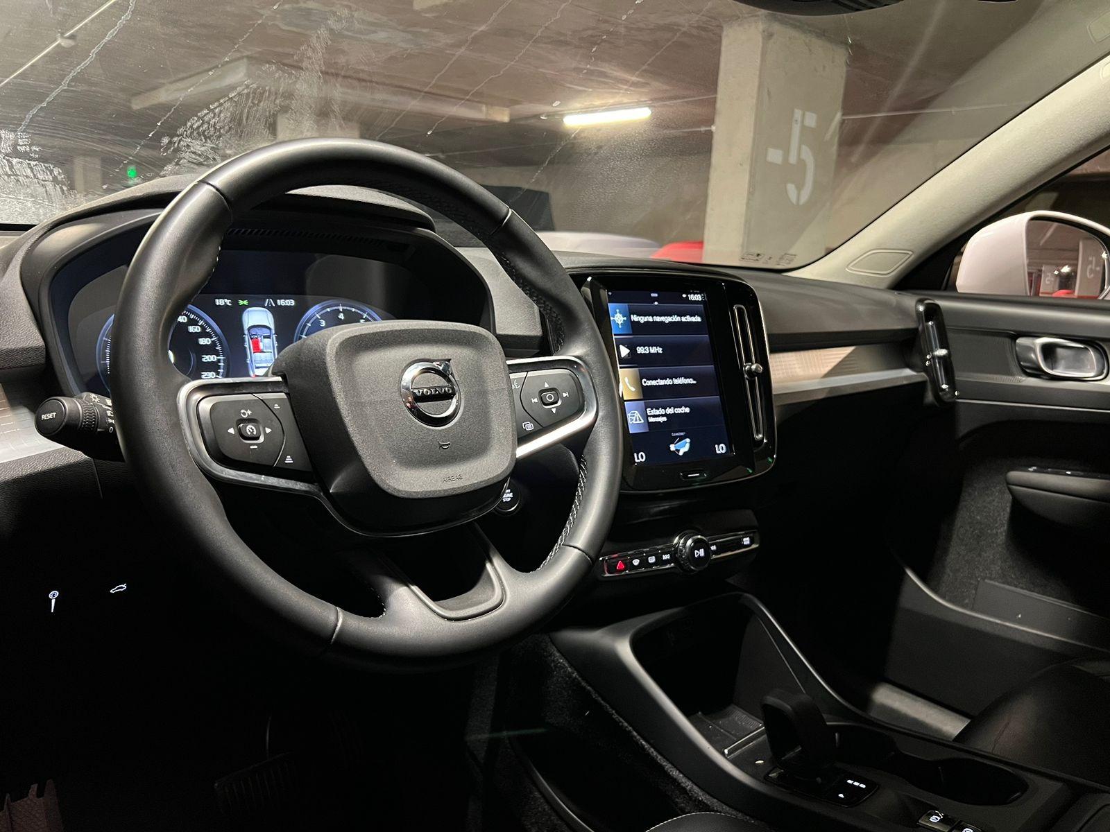 Volvo Xc40 — foto 12 de 16