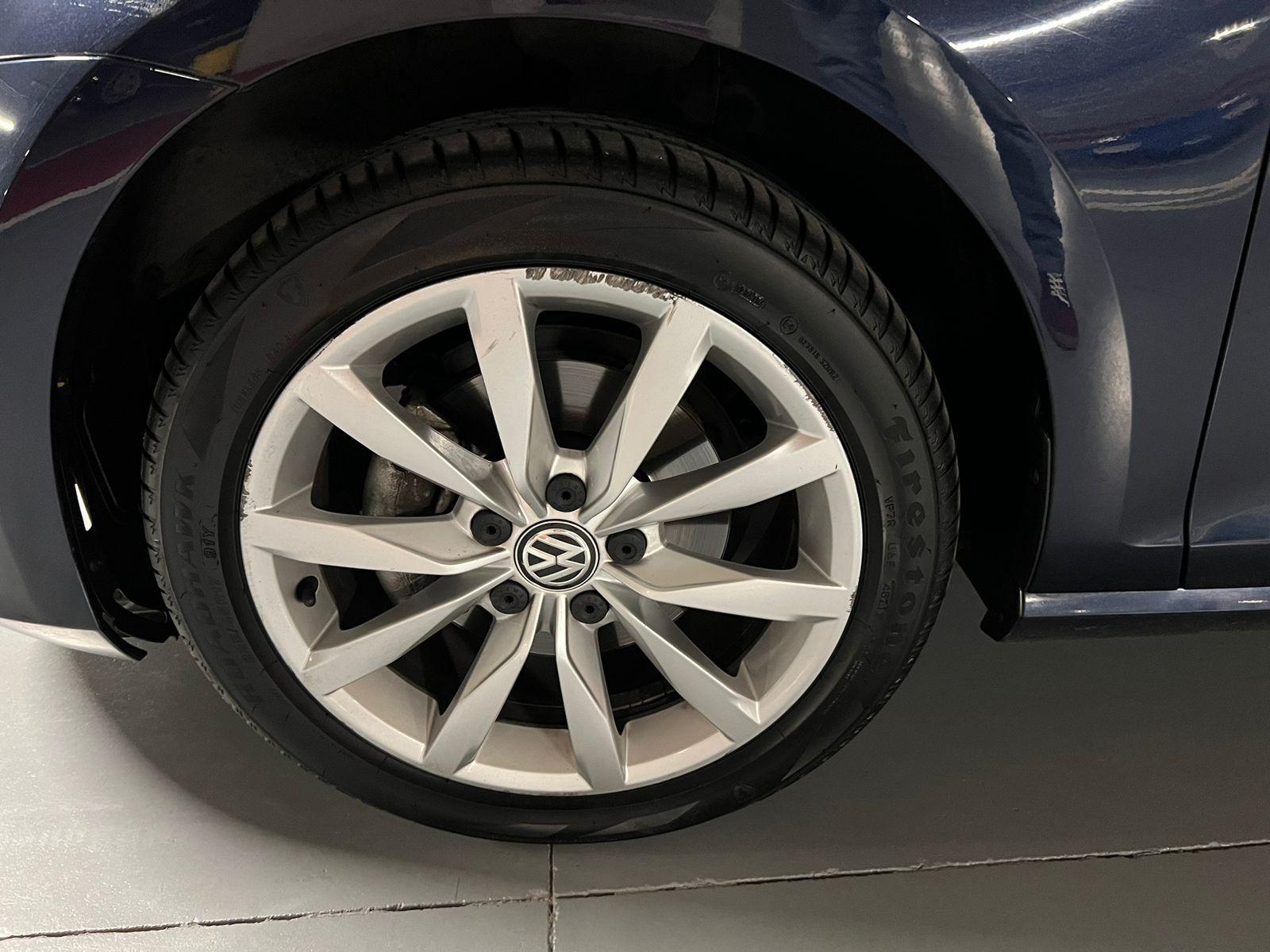Volkswagen Golf — foto 13 de 16