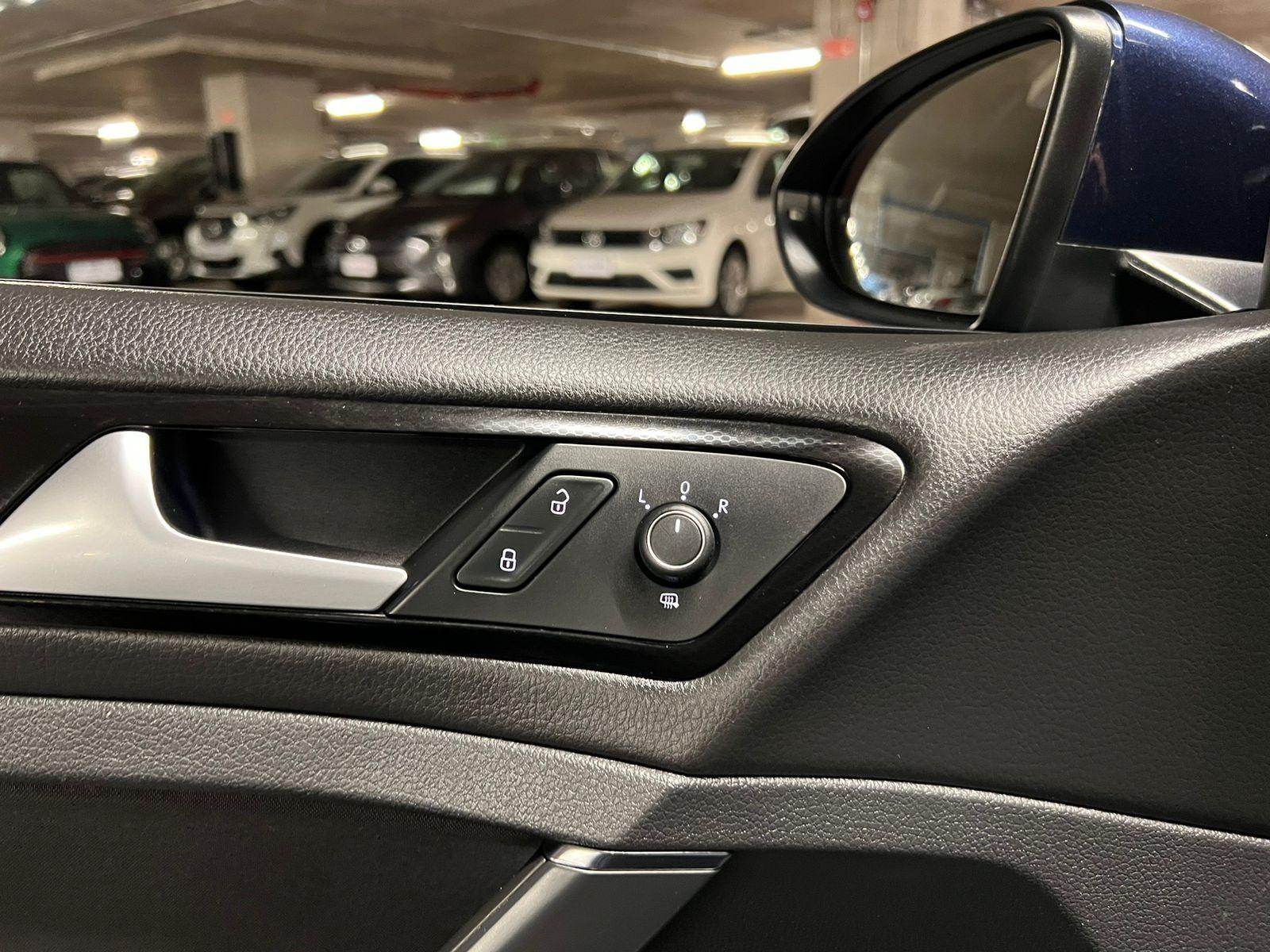 Volkswagen Golf — foto 6 de 16