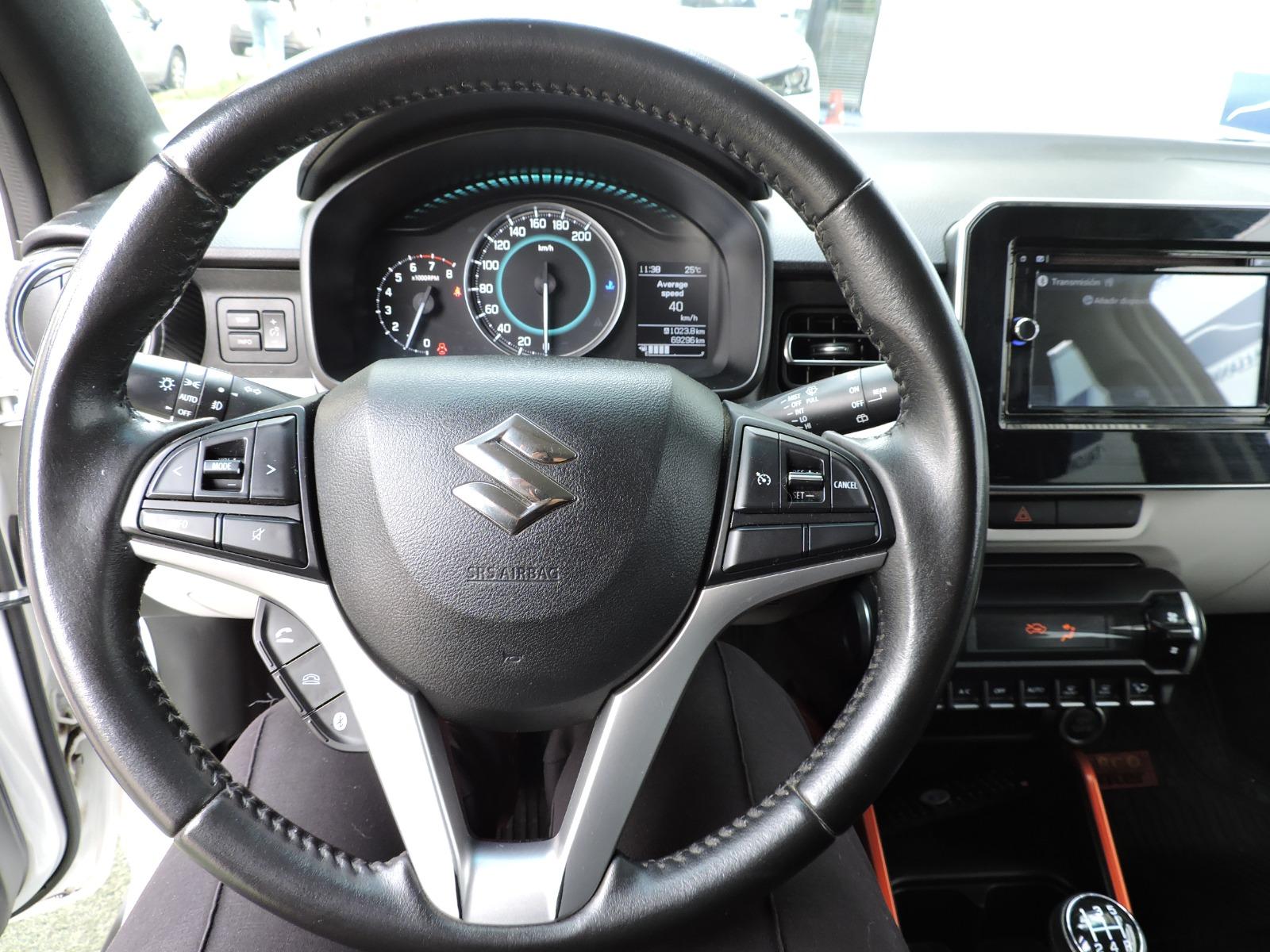 Suzuki Ignis — foto 12 de 16