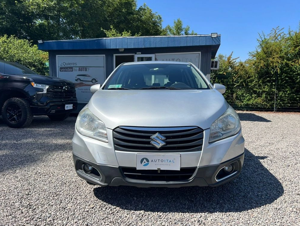 Suzuki S Cross — foto 2 de 12
