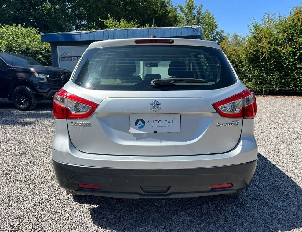 Suzuki S Cross — foto 5 de 12