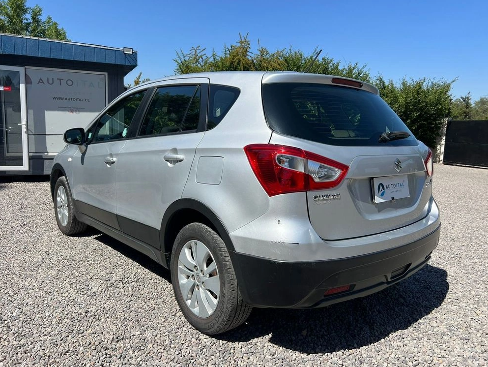 Suzuki S Cross — foto 6 de 12