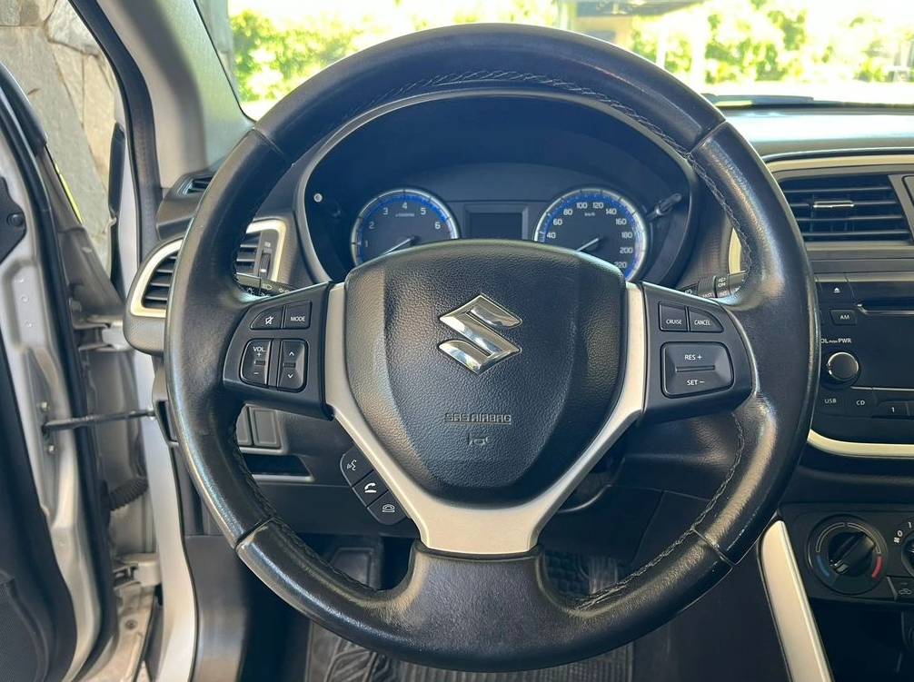 Suzuki S Cross — foto 10 de 12