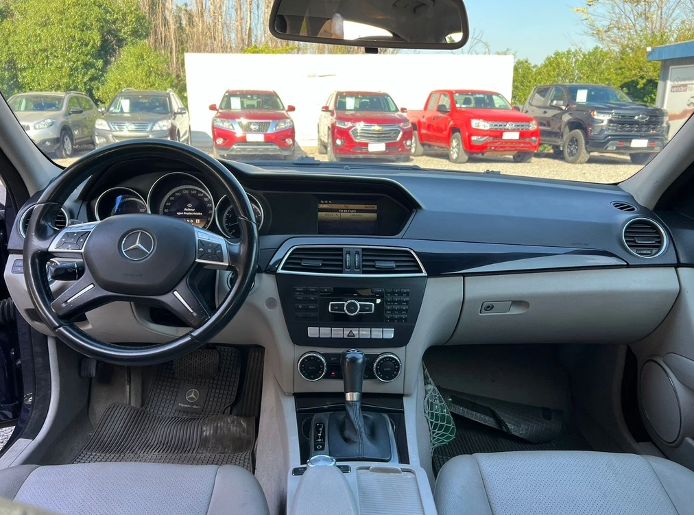 Mercedes-Benz 180 — foto 9 de 10