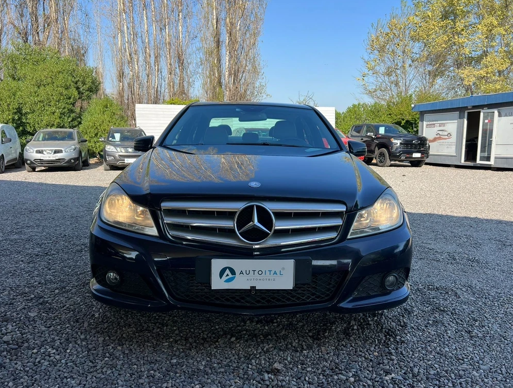 Mercedes-Benz 180 — foto 2 de 10