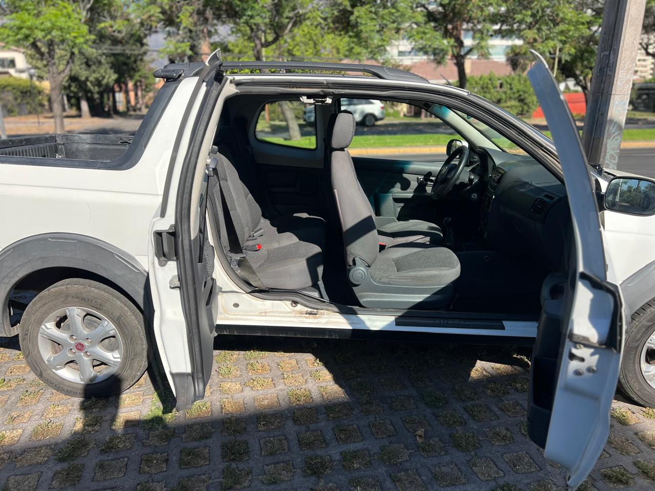 Fiat Strada — foto 12 de 17