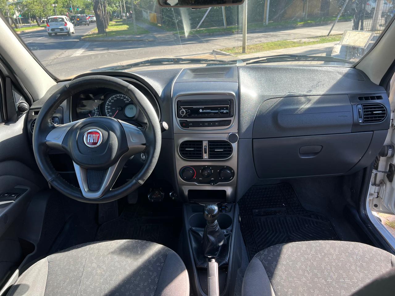 Fiat Strada — foto 13 de 17