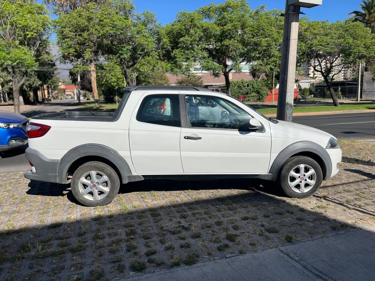 Fiat Strada — foto 2 de 17