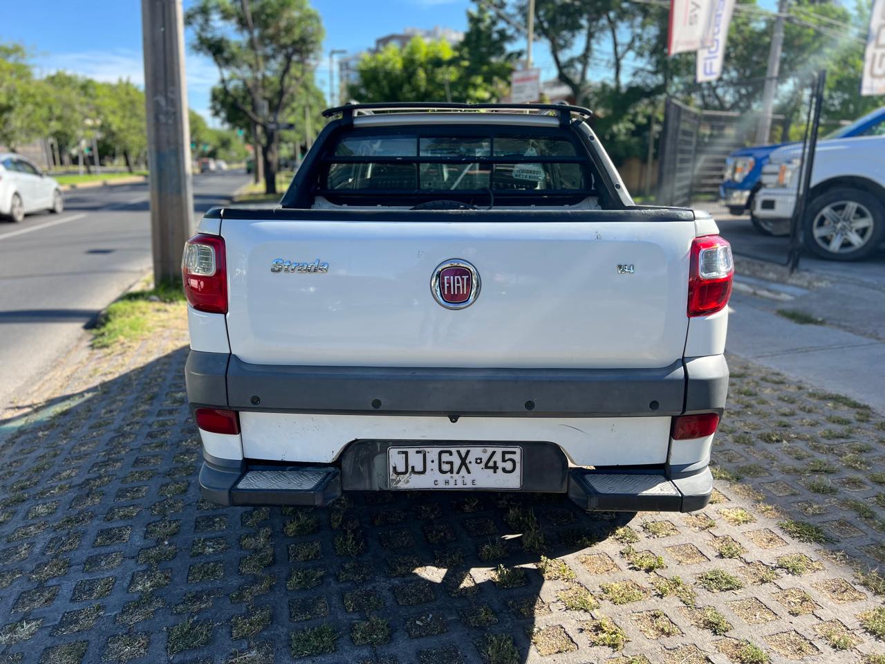 Fiat Strada — foto 17 de 17