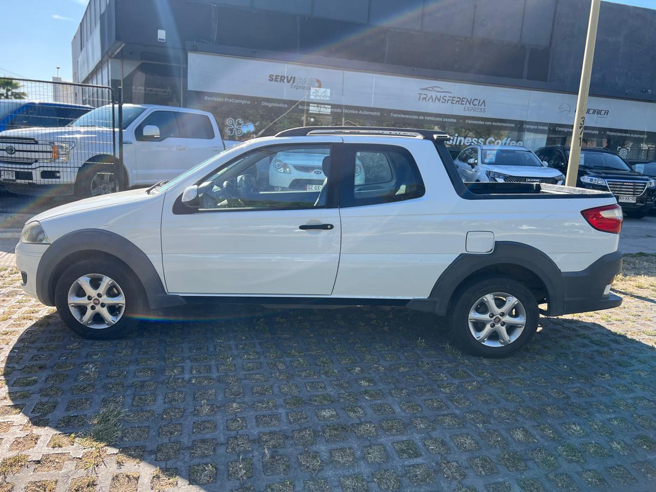 Fiat Strada — foto 7 de 17