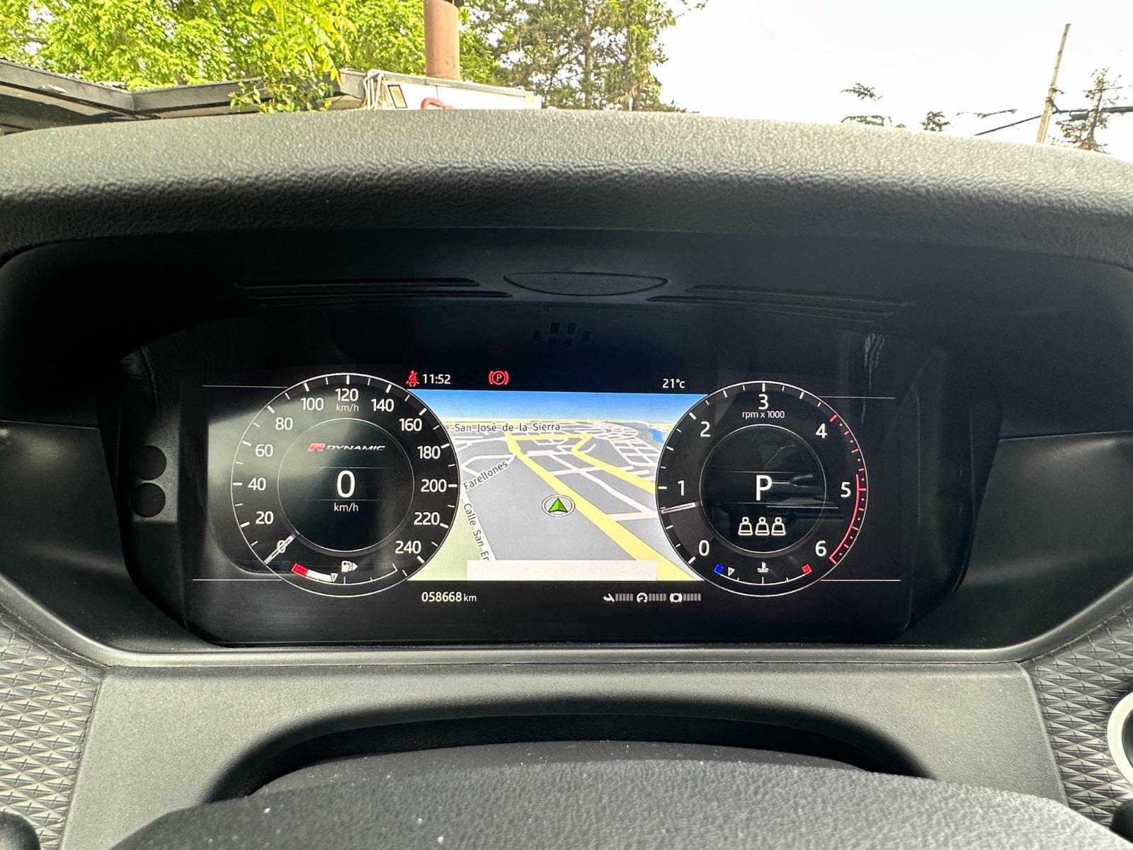 Land Rover Range Rover — foto 18 de 20