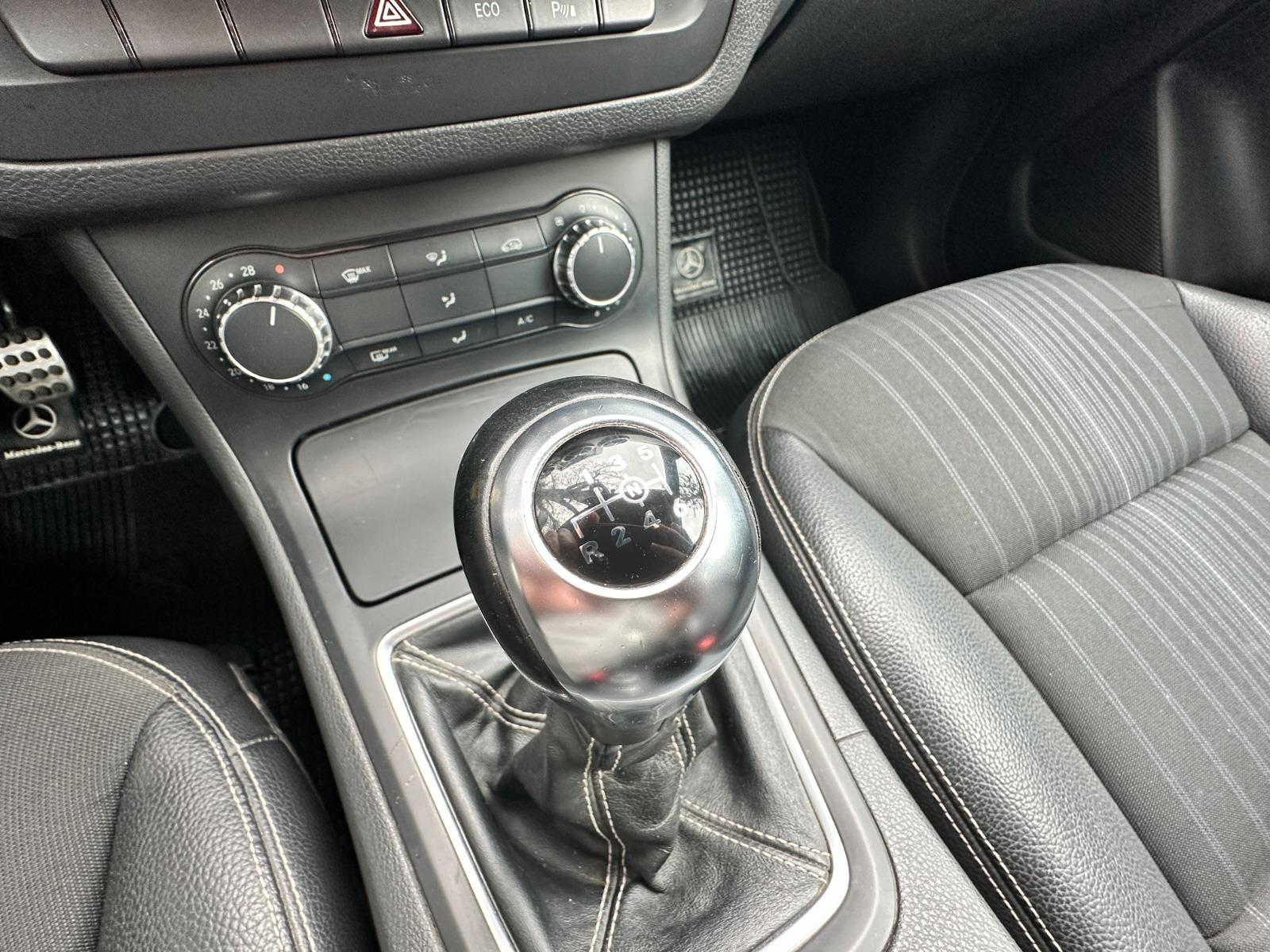 Mercedes-Benz B180 — foto 15 de 17