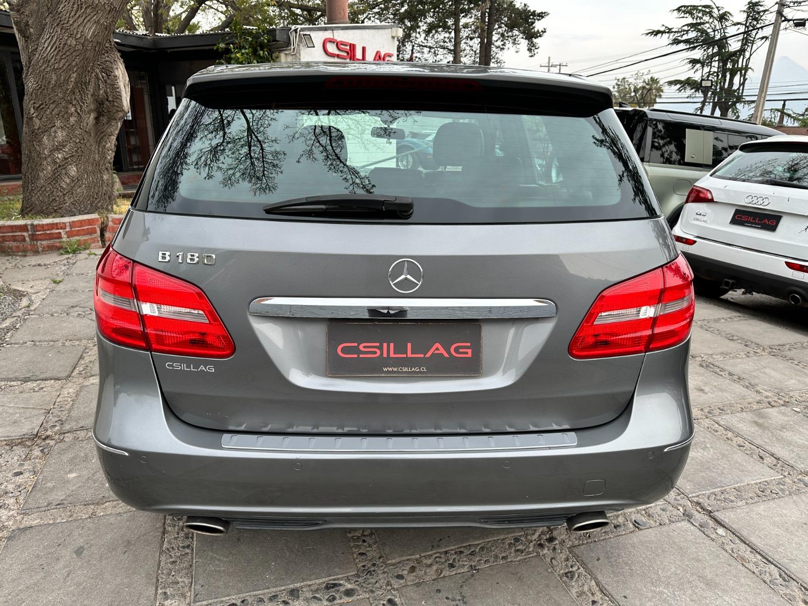 Mercedes-Benz B180 — foto 7 de 17
