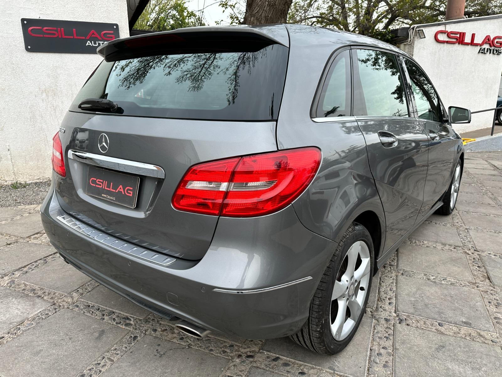 Mercedes-Benz B180 — foto 6 de 17