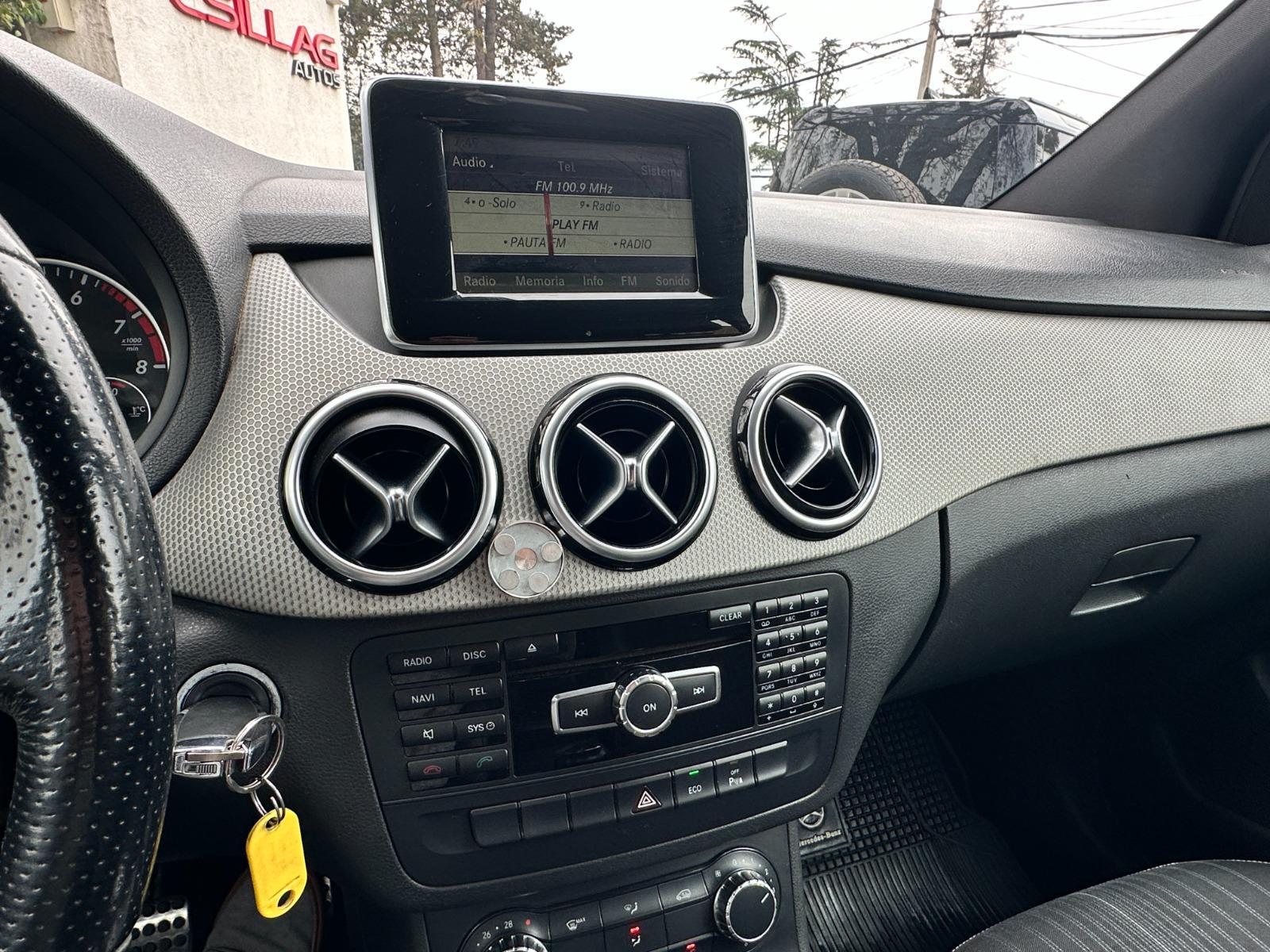 Mercedes-Benz B180 — foto 14 de 17